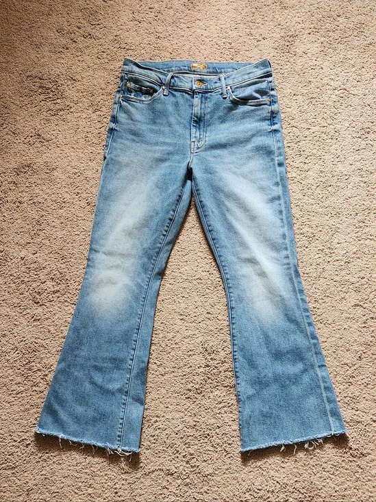 MOTHER The Weekender Fray in Glow Up Light Wash Flared Stretchy Ladies 30 EUC - Picture 2 of 11